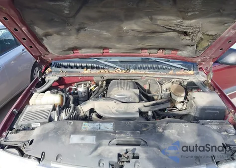 2003 Chevrolet Suburban 1500 Ls z USA, uszkodzony, nr VIN 1GNFK16Z73J167638